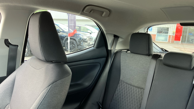 Toyota Yaris 1.5 Hybrid Design 5dr CVT Hybrid Hatchback